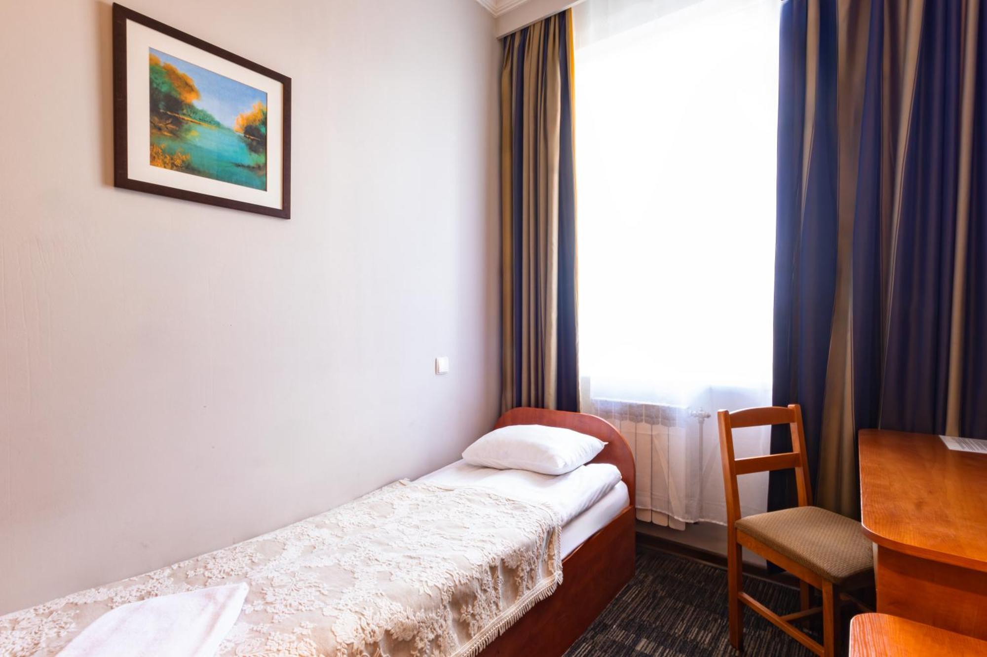 Noclegi Stadion Bed & Breakfast Варшава Экстерьер фото
