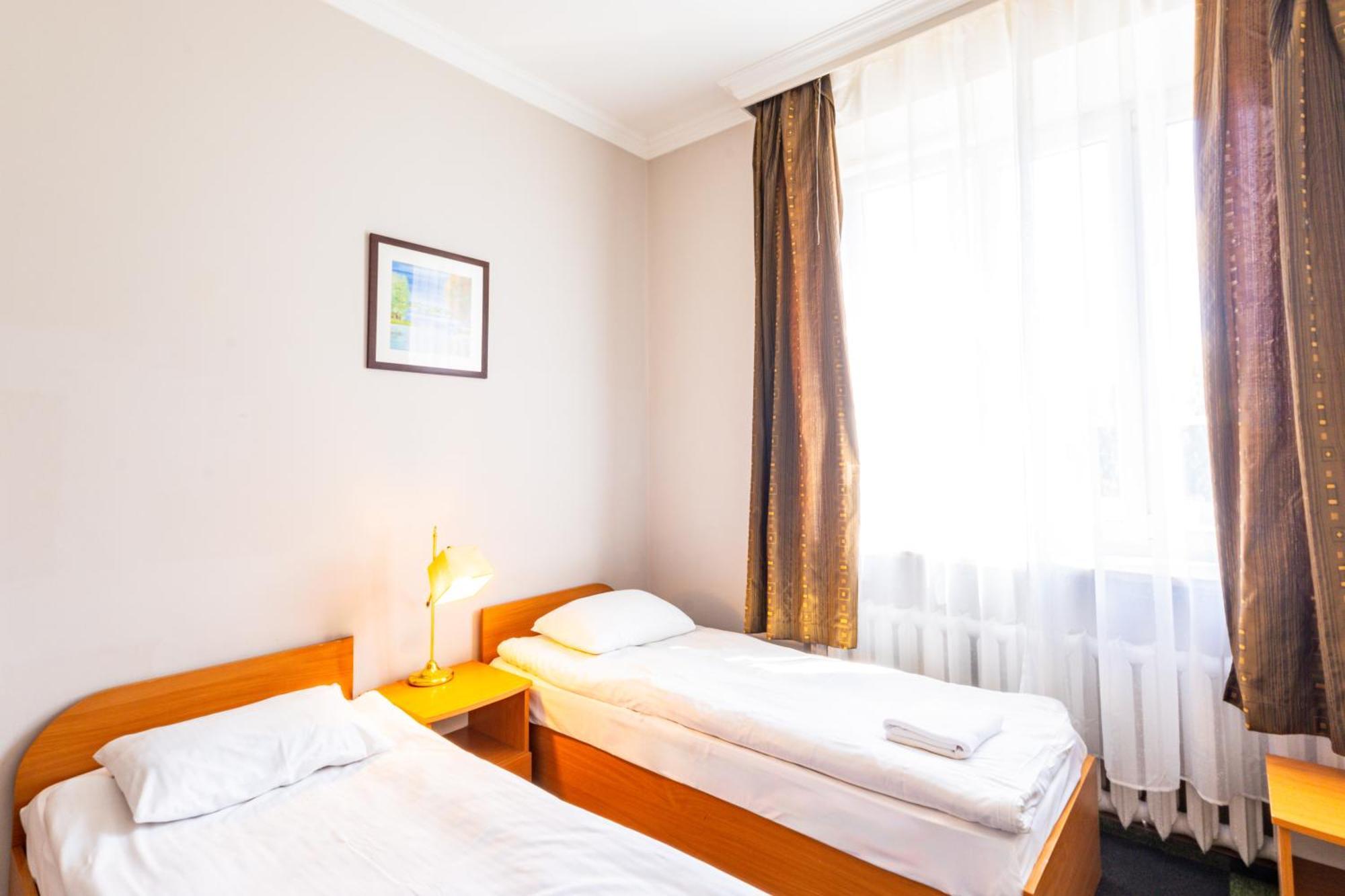 Noclegi Stadion Bed & Breakfast Варшава Экстерьер фото