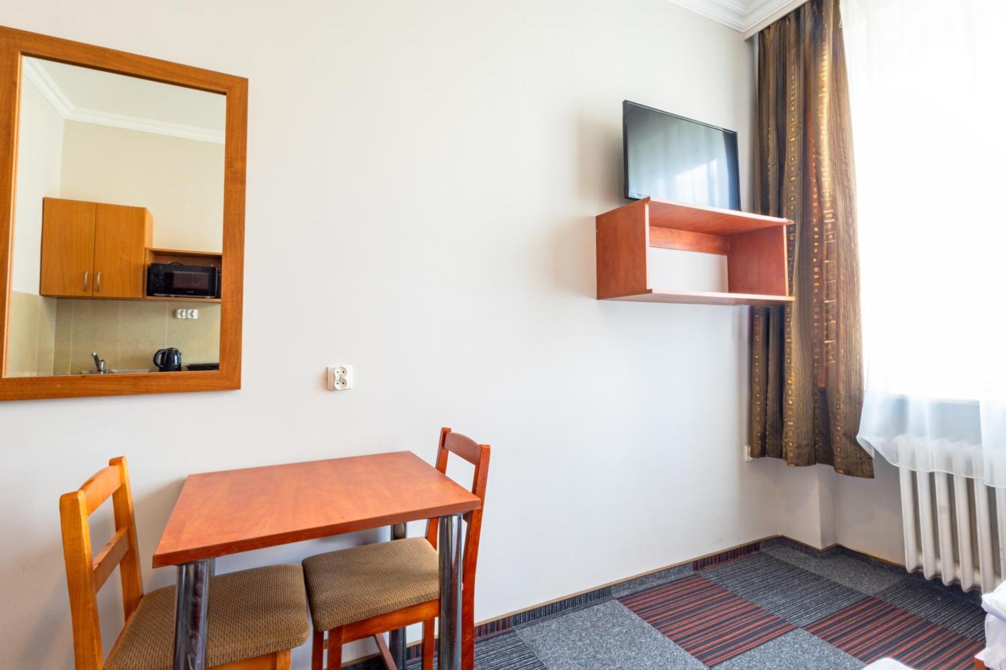 Noclegi Stadion Bed & Breakfast Варшава Экстерьер фото