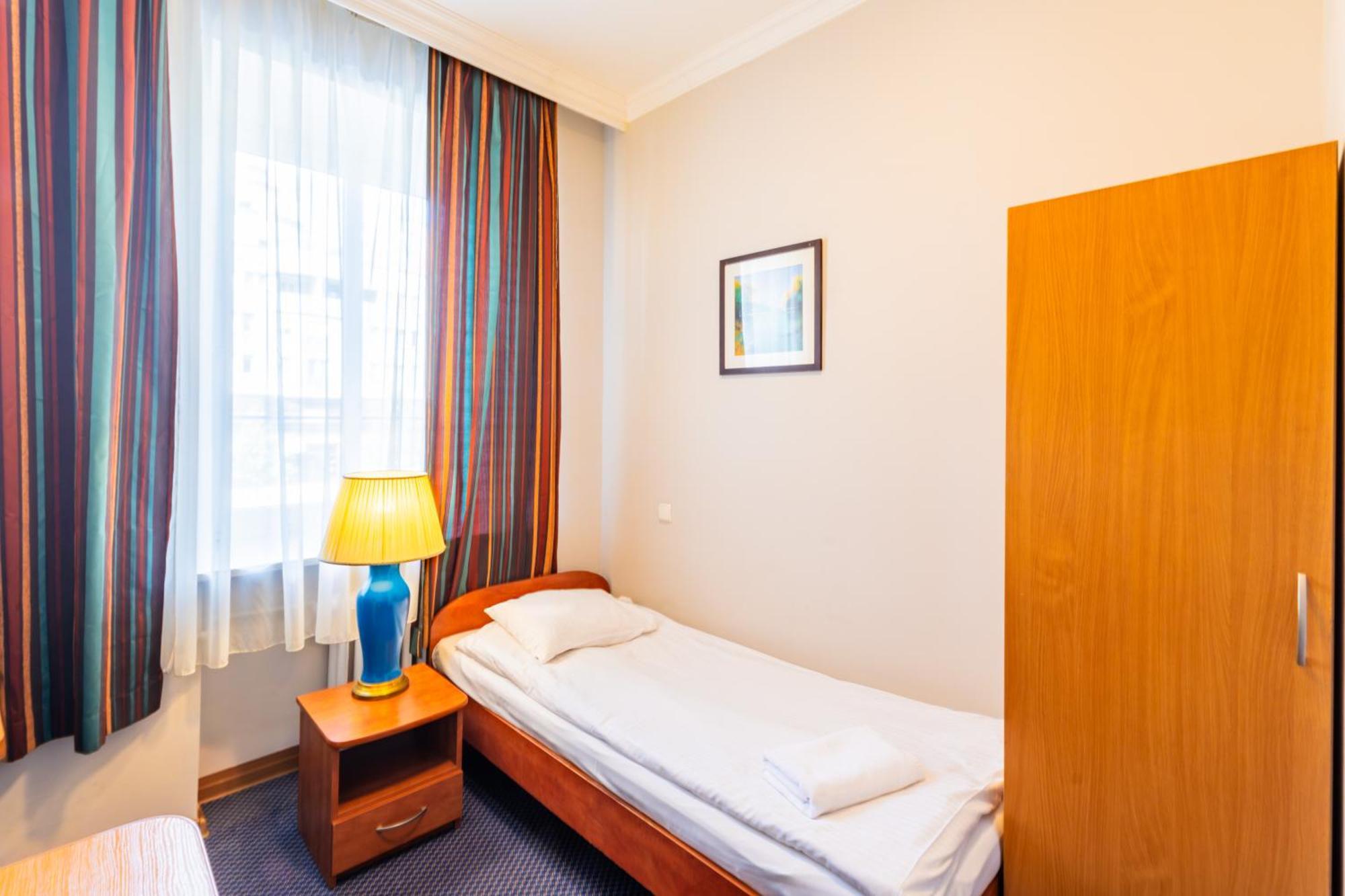Noclegi Stadion Bed & Breakfast Варшава Экстерьер фото
