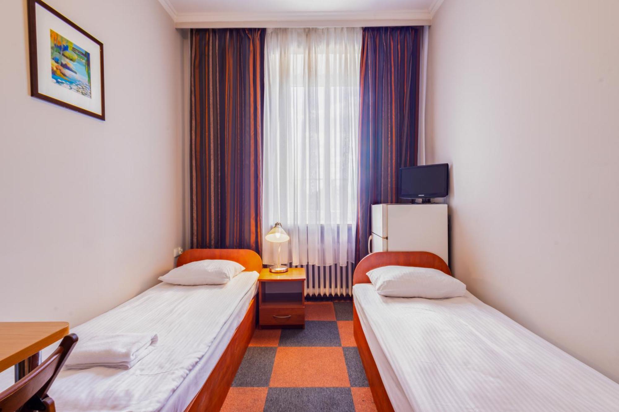 Noclegi Stadion Bed & Breakfast Варшава Экстерьер фото